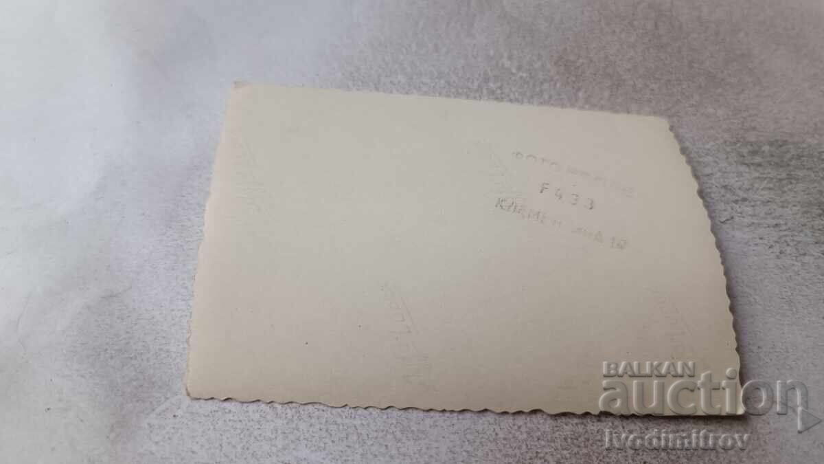 Снимка Мъж на пристанището с цена 1.65 лв. | € 0.84