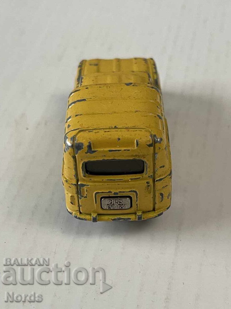 Delivery of A metal cart Delivery of A metal cart