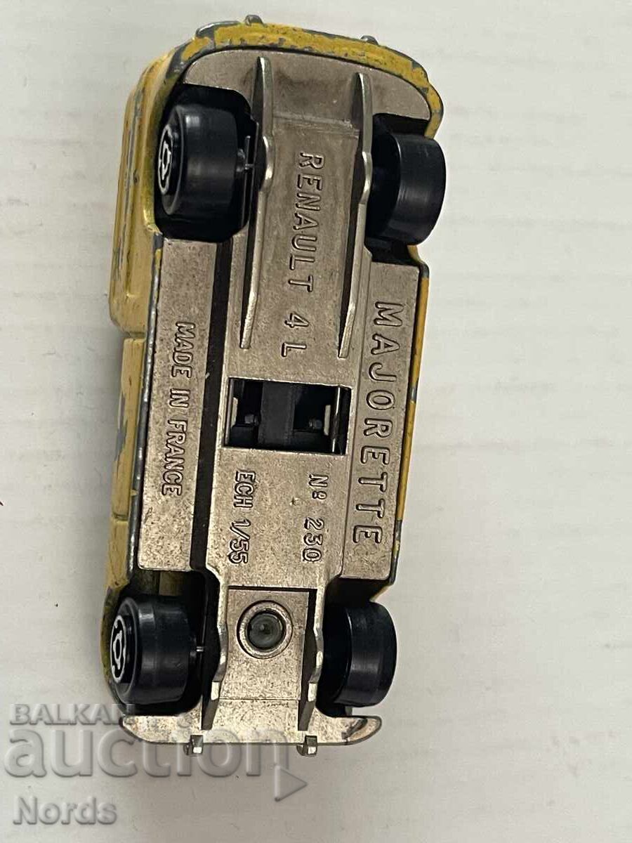 A metal cart - 5 A metal cart - 5