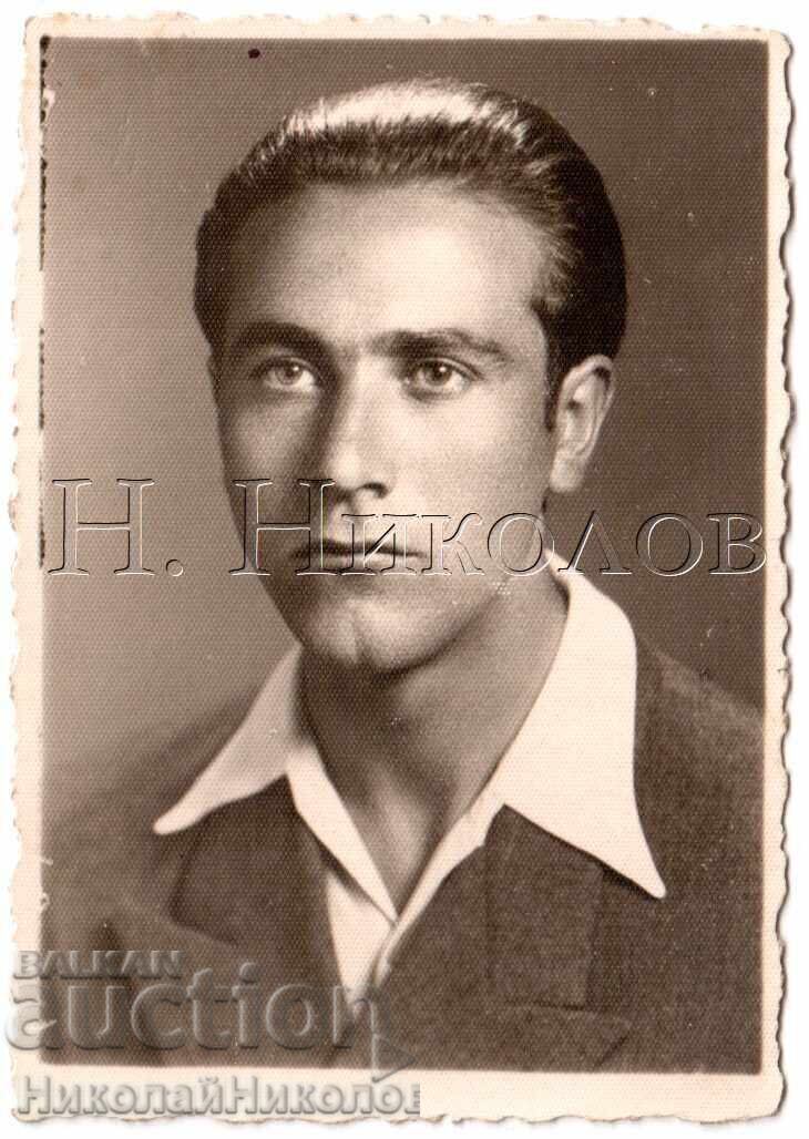 1947 МАЛКА СТАРА СНИМКА ХАРМАНЛИ МЛАД МЪЖ Е494