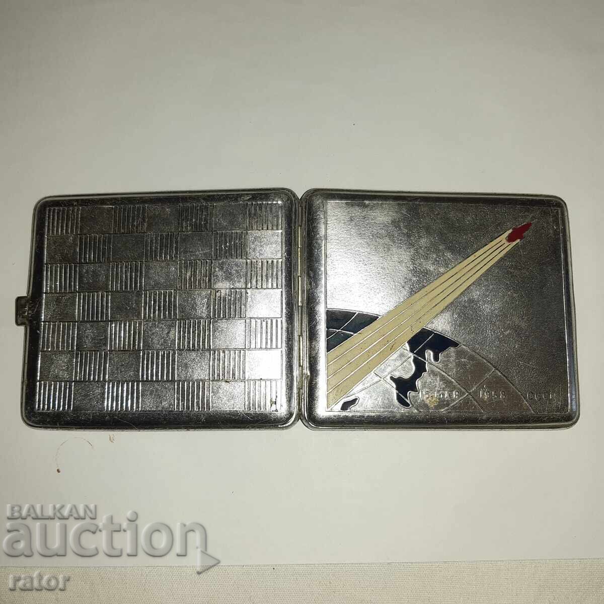 Delivery of Old snuffbox COSMOS, SPUTNIK 3 1958, USSR. RARE! Delivery of Old snuffbox COSMOS, SPUTNIK 3 1958, USSR. RARE!