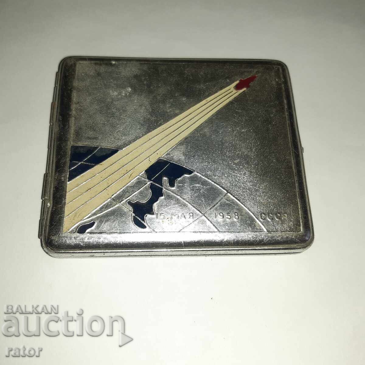 Old snuffbox COSMOS, SPUTNIK 3 1958, USSR. RARE! Old snuffbox COSMOS, SPUTNIK 3 1958, USSR. RARE!