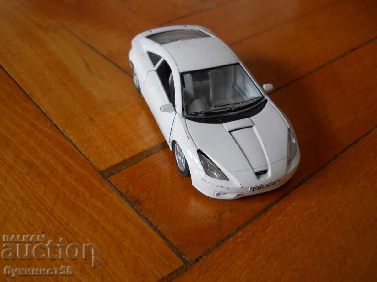 Mașinuțe de tablă - 4 buc cu preț 5.00 BGN | € 2.56