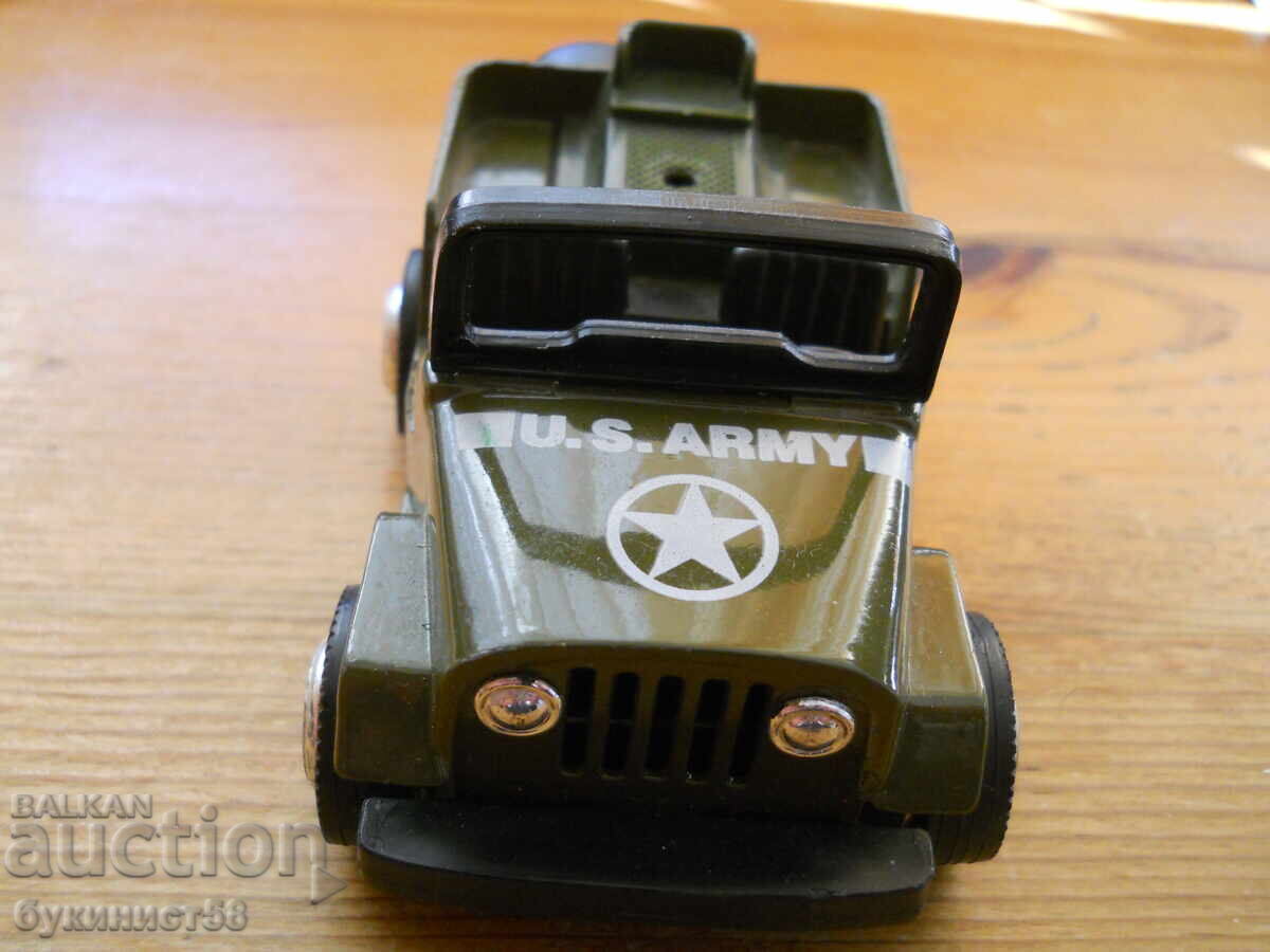 Cărucior din tablă - jeep "US Army". cu preț 30.00 BGN | € 15.34 Cărucior din tablă - jeep "US Army". cu preț 30.00 BGN | € 15.34
