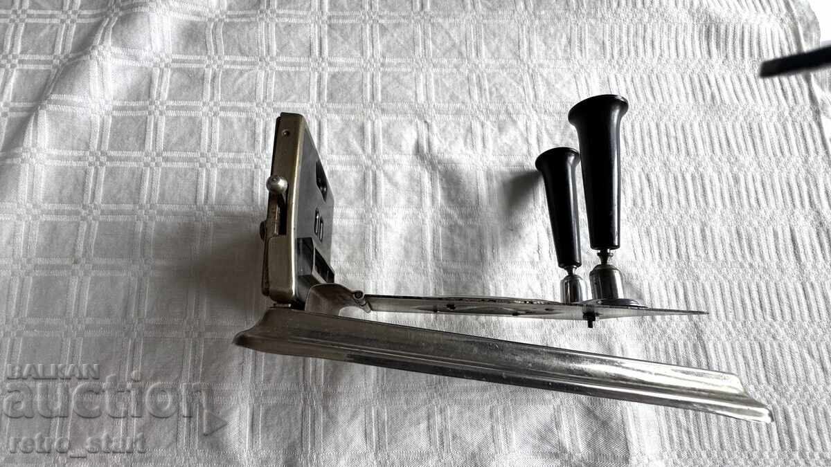 D.R.G.M. Calendar antic, suport de foi și birou - 5