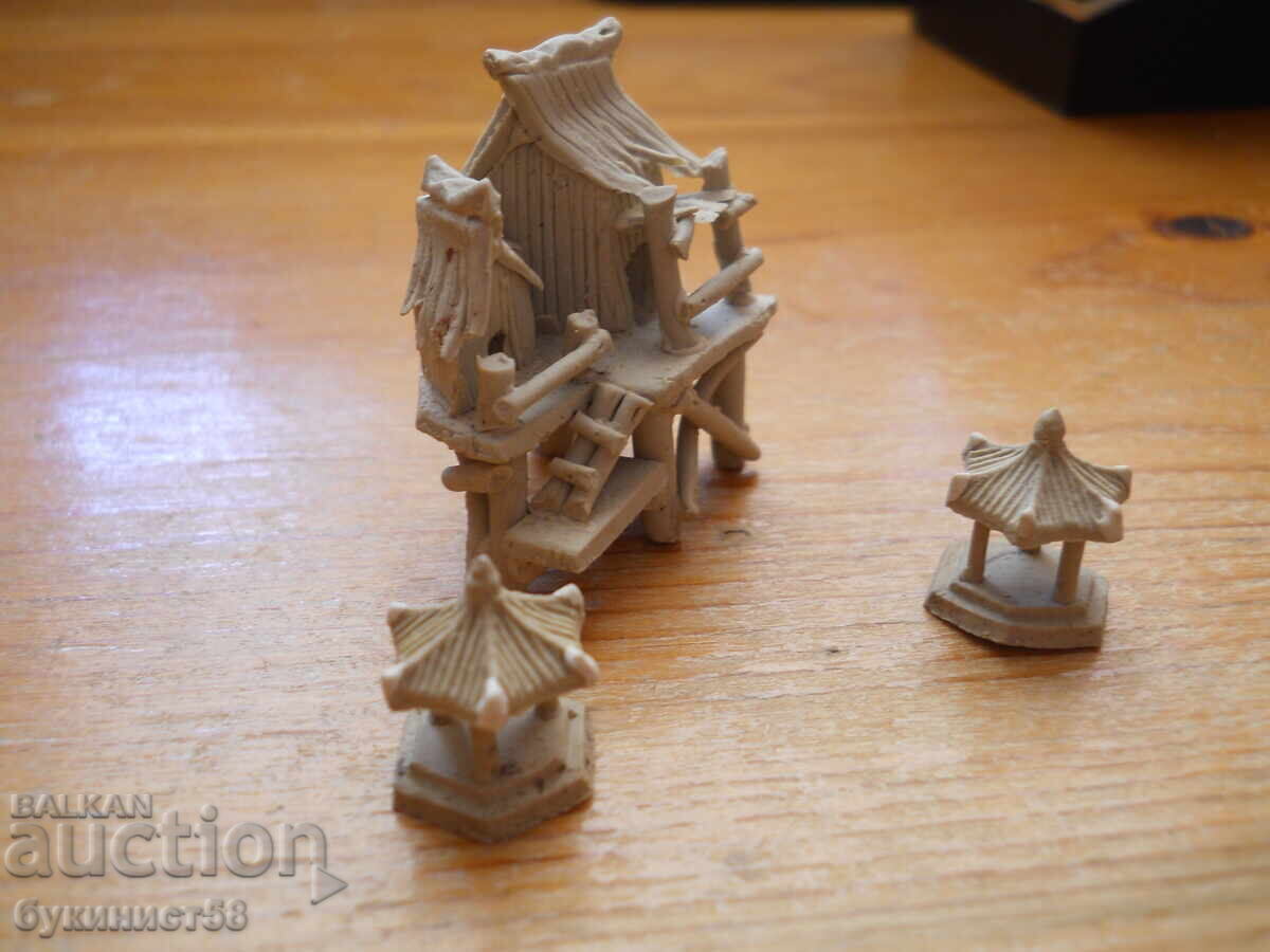 House with gazebos - China (miniatures) with price 15.00 BGN | € 7.67
