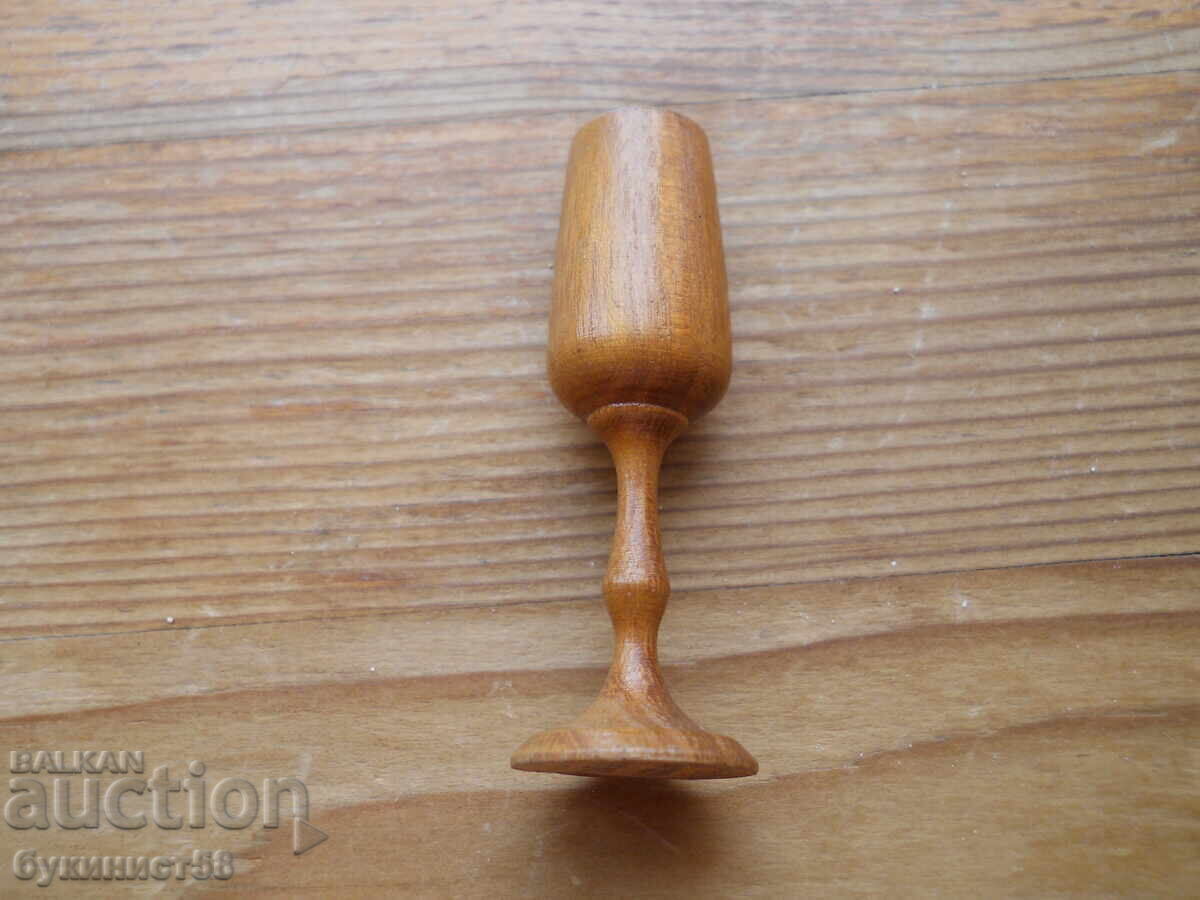 Wooden cup (miniature)