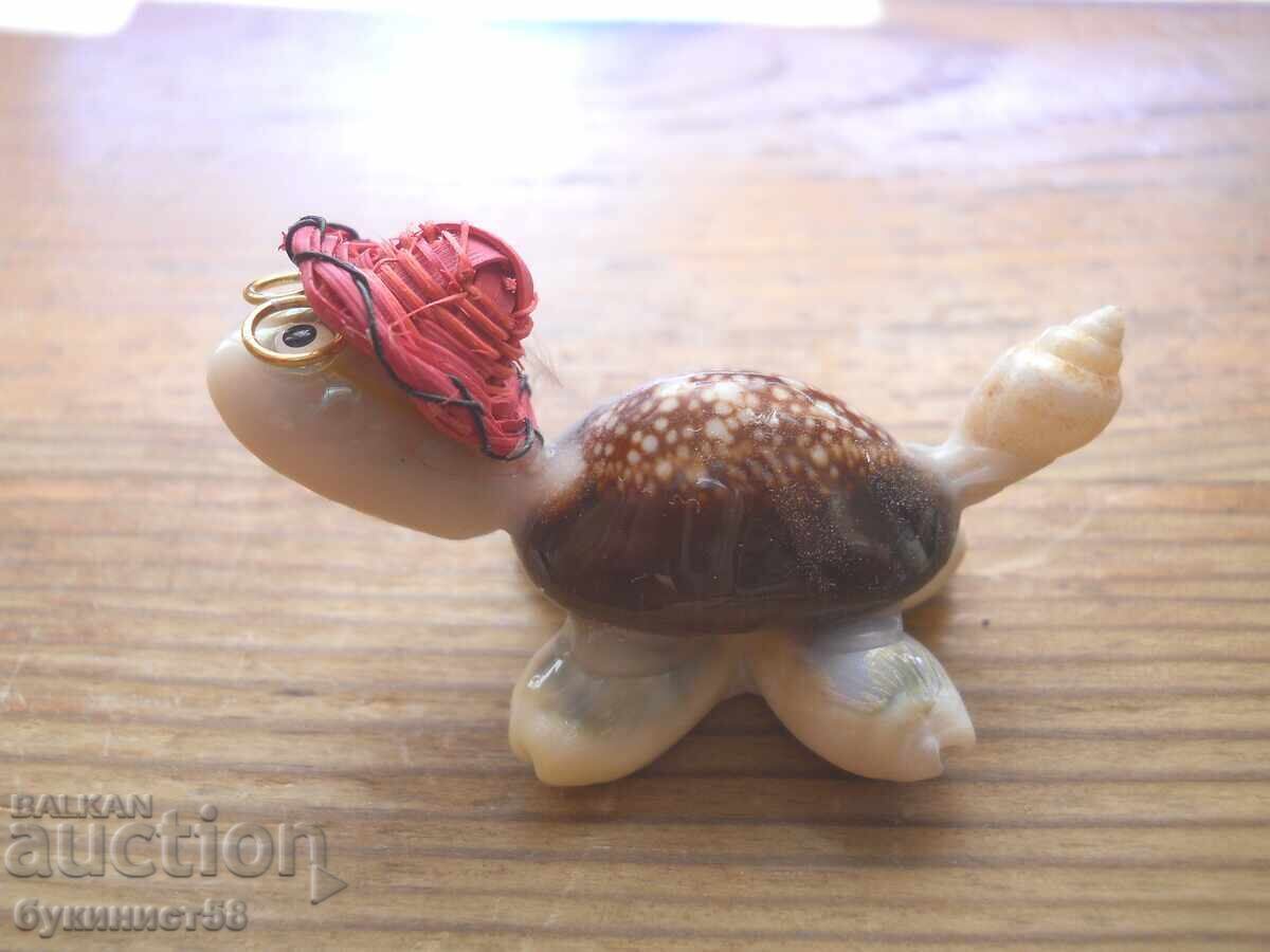 Turtle made of shells (miniature)