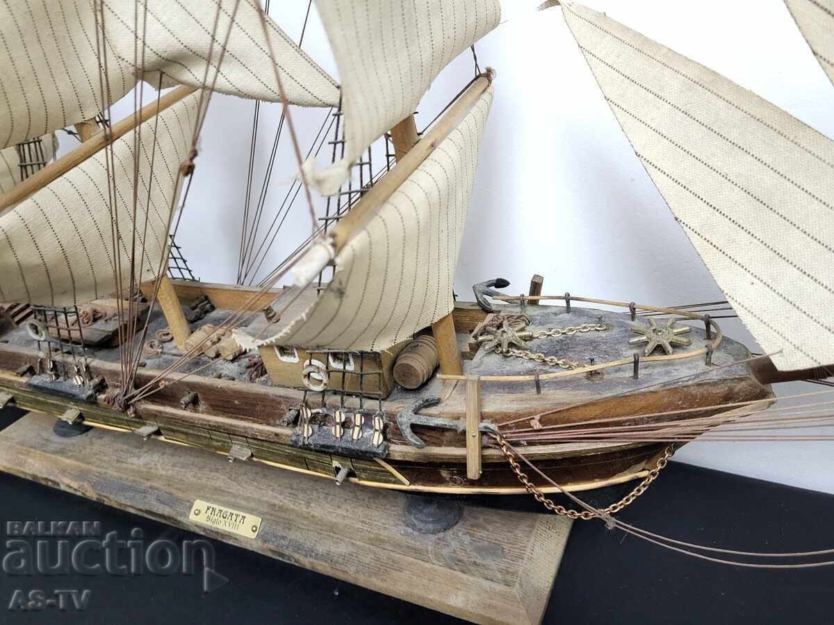 Μεγάλο ξύλινο πλοίο Φρεγάτα 85/61 εκ με τιμή 120.00 BGN | € 61.36
