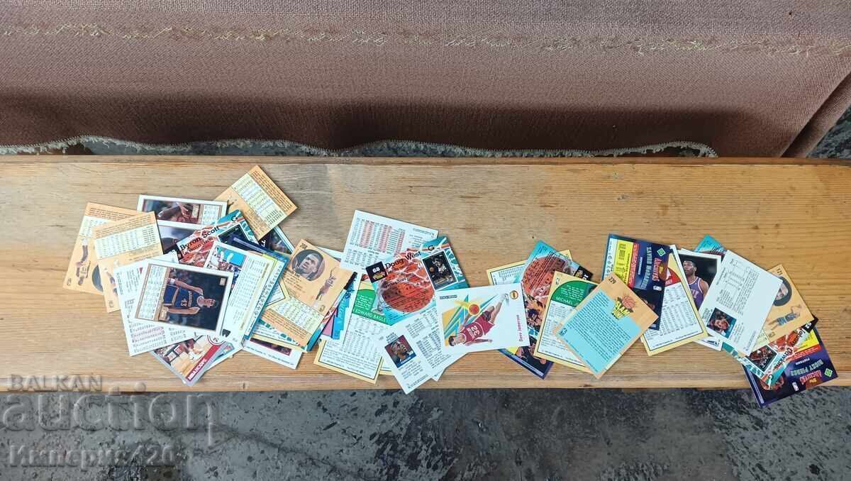 Livrarea Cărți NBA retro de la începutul anilor '90, cu vedete de baschet