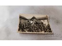 Fotografie Dve Mogili Tânăr în curtea casei 1931