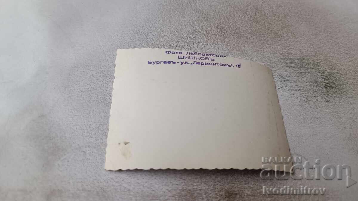 Φωτογραφία Βουργάς Κληρωτοί μπροστά σε φορτηγό πλοίο με τιμή 2.25 BGN | € 1.15 Φωτογραφία Βουργάς Κληρωτοί μπροστά σε φορτηγό πλοίο με τιμή 2.25 BGN | € 1.15