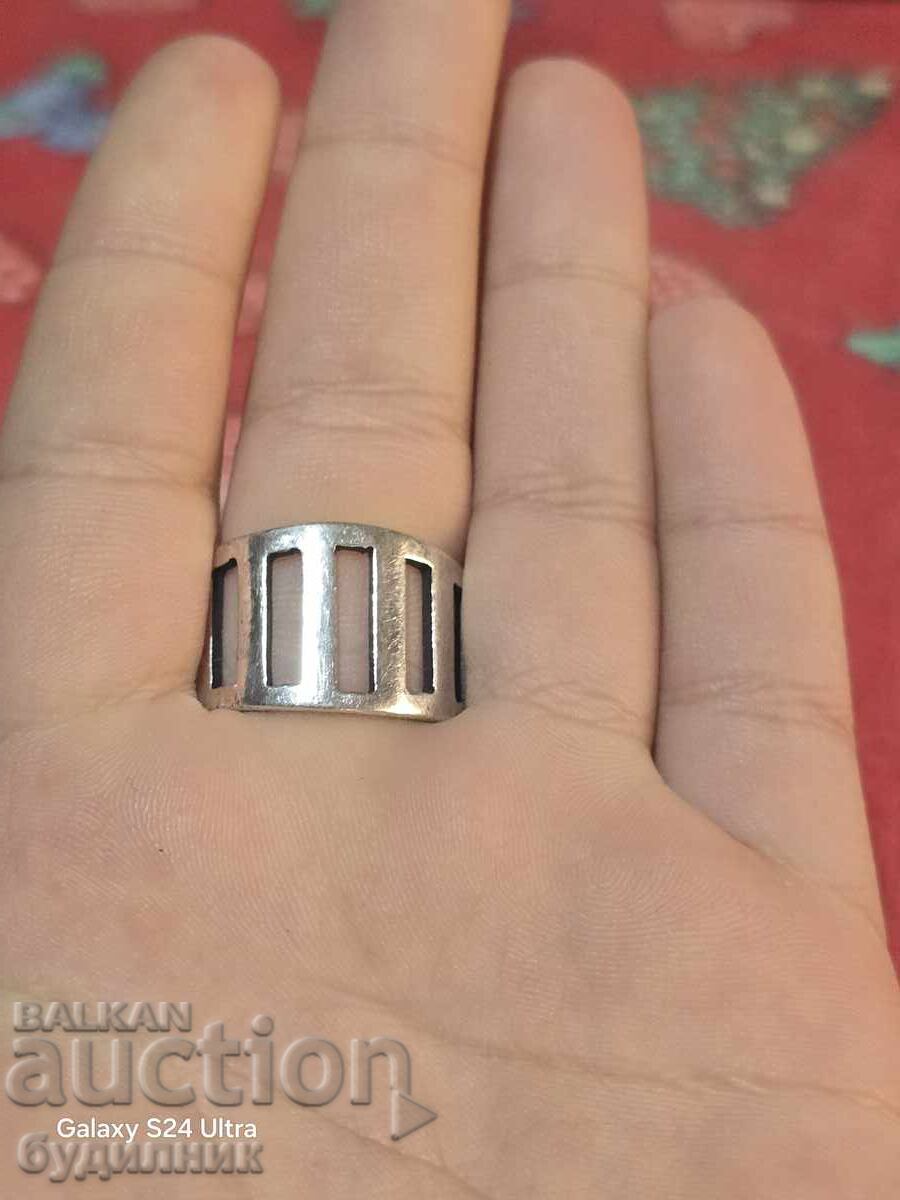 Доставка на Сребърен пръстен. 18,3мм.  Пускам над 100 Аукциона. Разгледа