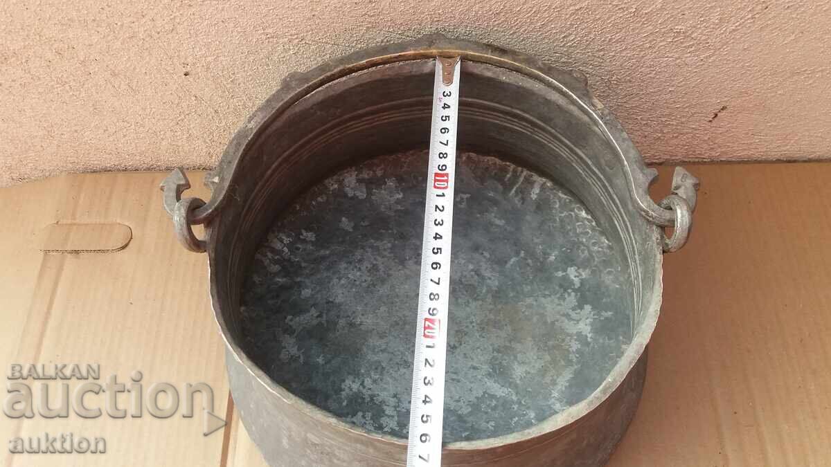 Livrarea COVOARE DE RENAȘTERE, MÂNERE - CUPRU 10 LITRI Livrarea COVOARE DE RENAȘTERE, MÂNERE - CUPRU 10 LITRI