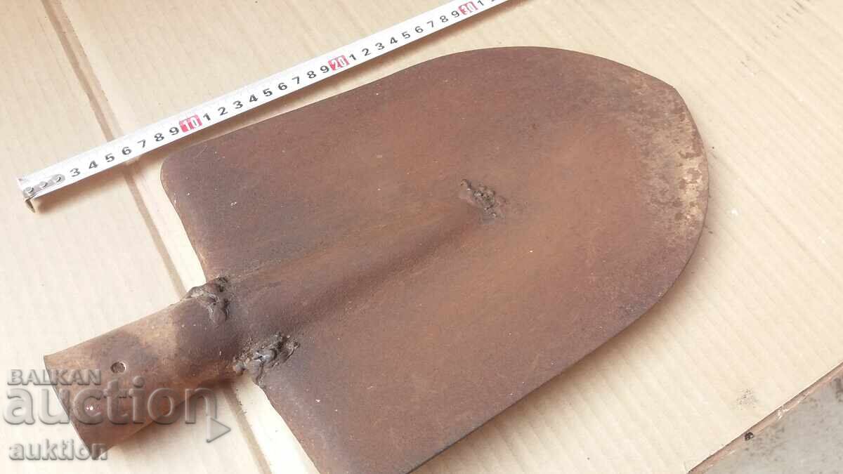 Delivery of OLD RIGHT SHOVEL, TOOL