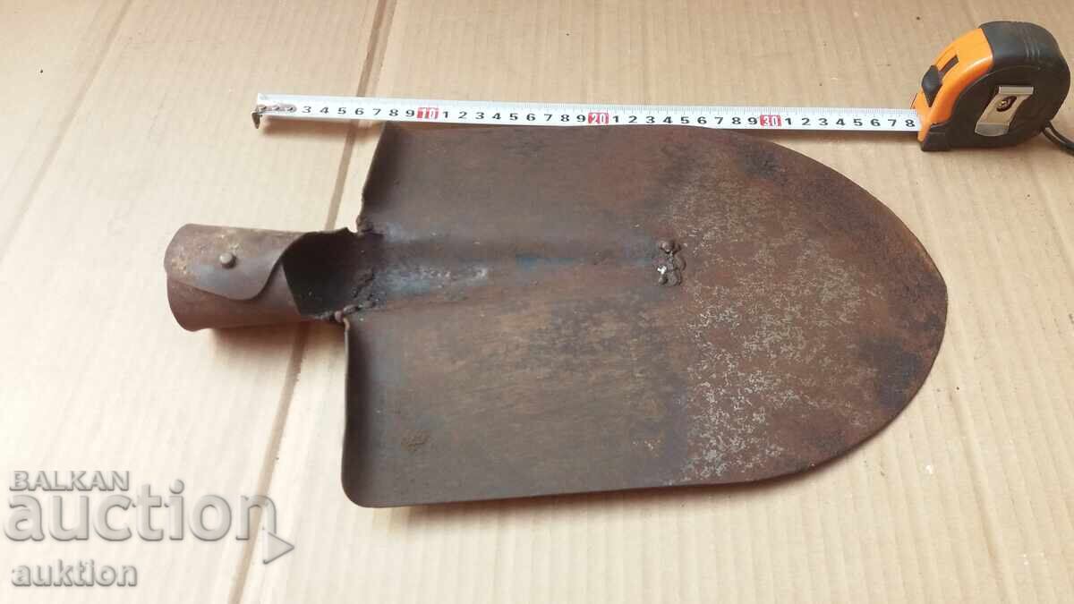 OLD RIGHT SHOVEL, TOOL - 7
