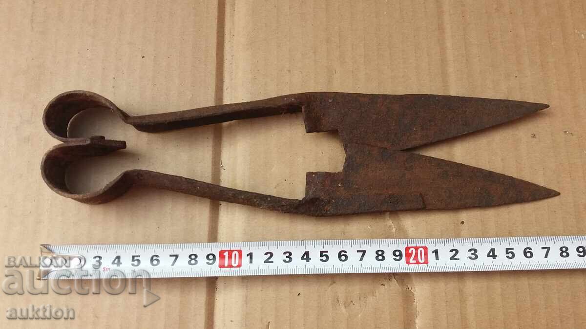 OLD SHEEP SHEARS with price 2.99 BGN | € 1.53