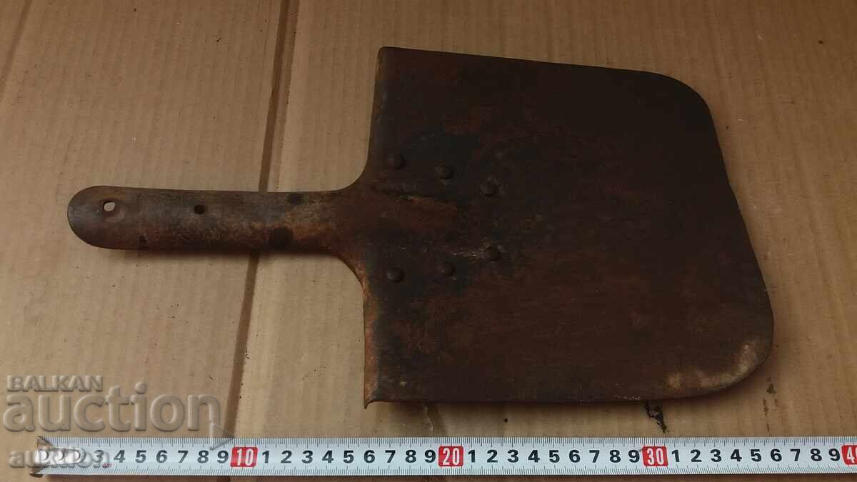 Παλιά στρατιωτική φτυάρι με τιμή 6.99 BGN | € 3.57