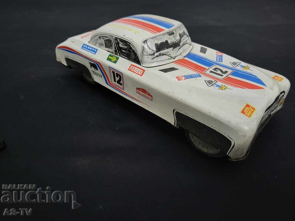 Ένα παλιό τσίγκινο καρότσι με τιμή 50.00 BGN | € 25.56