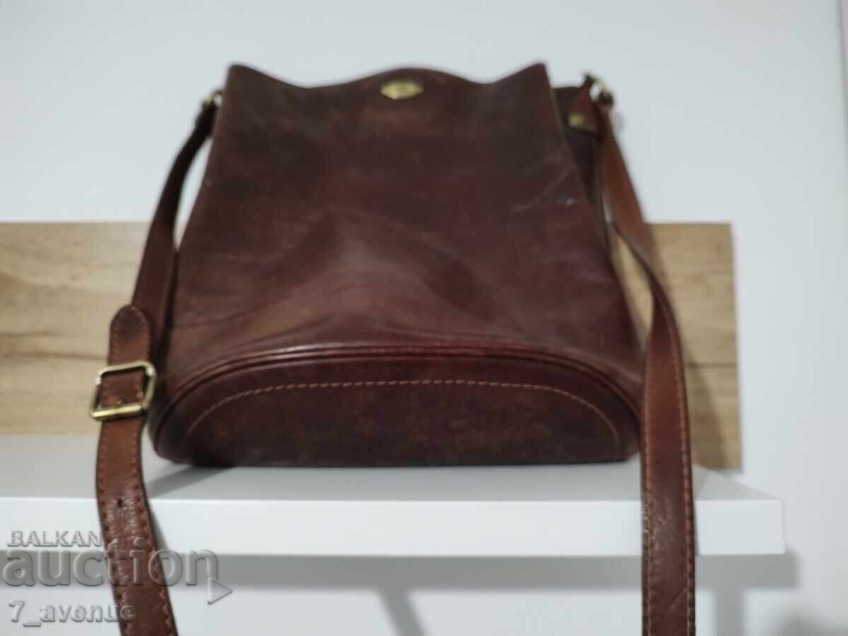 Дамска маркова чанта The Bridge 2.10.25 с цена 99.00 лв. | € 50.62 Дамска маркова чанта The Bridge 2.10.25 с цена 99.00 лв. | € 50.62