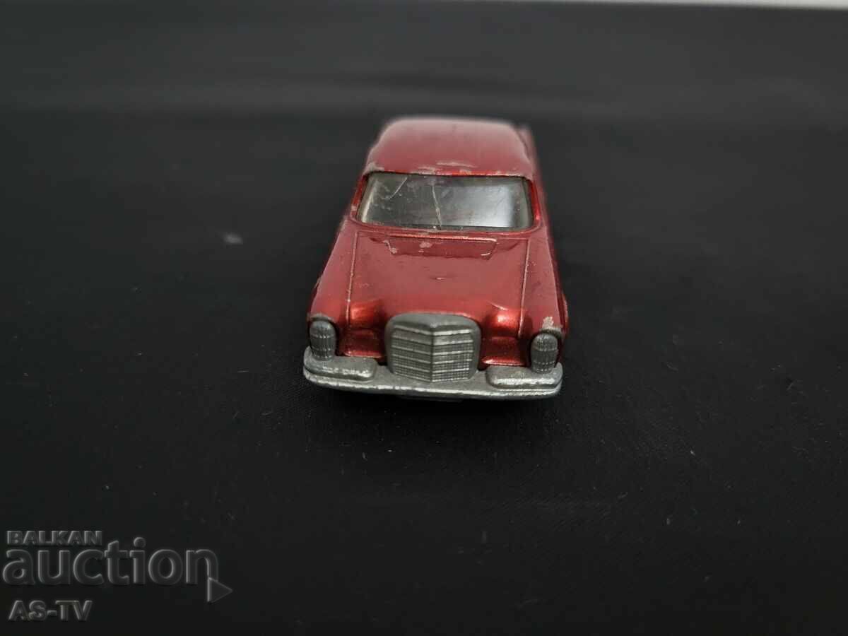 Mercedes 300 SE Matchbox BG - 5 Mercedes 300 SE Matchbox BG - 5