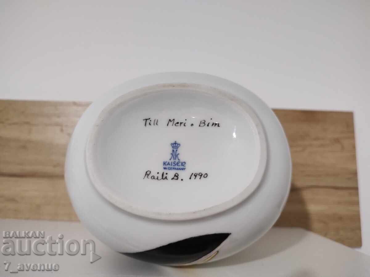 Delivery of Old beautiful porcelain vase, marked, chic for home 2.10.25