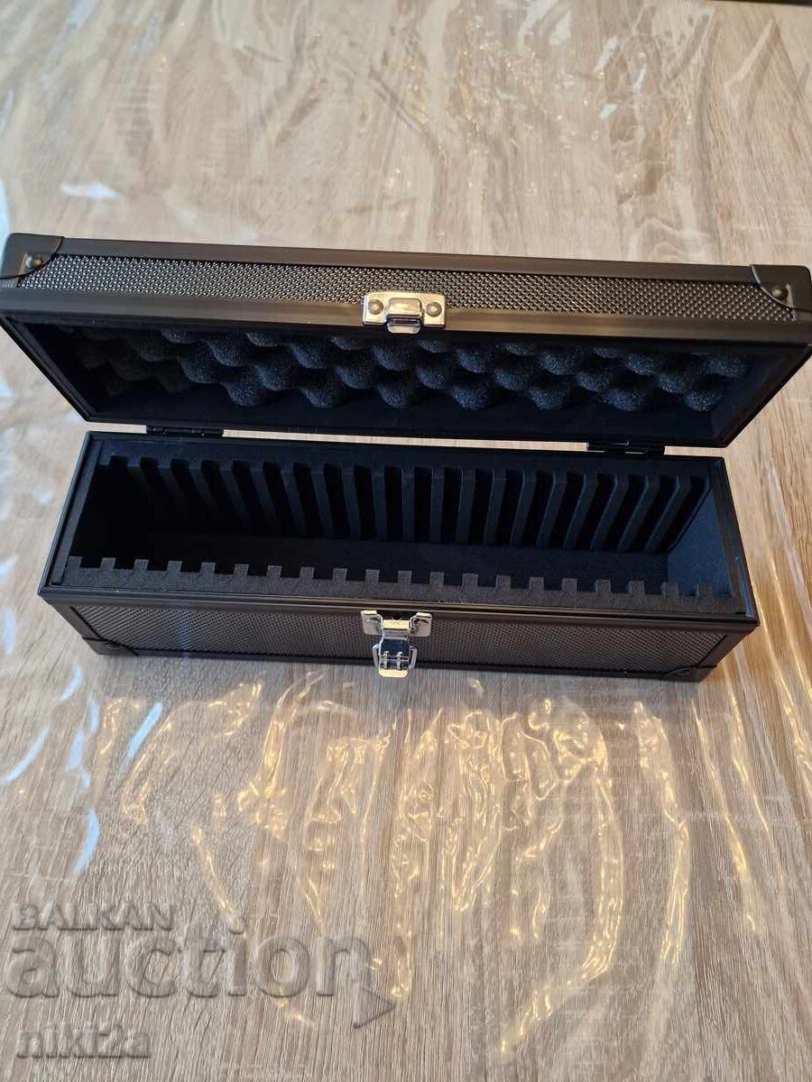 Κουτί αλουμινίου για πιστοποιημένα νομίσματα. Νέος. Κουτί αλουμινίου για πιστοποιημένα νομίσματα. Νέος.