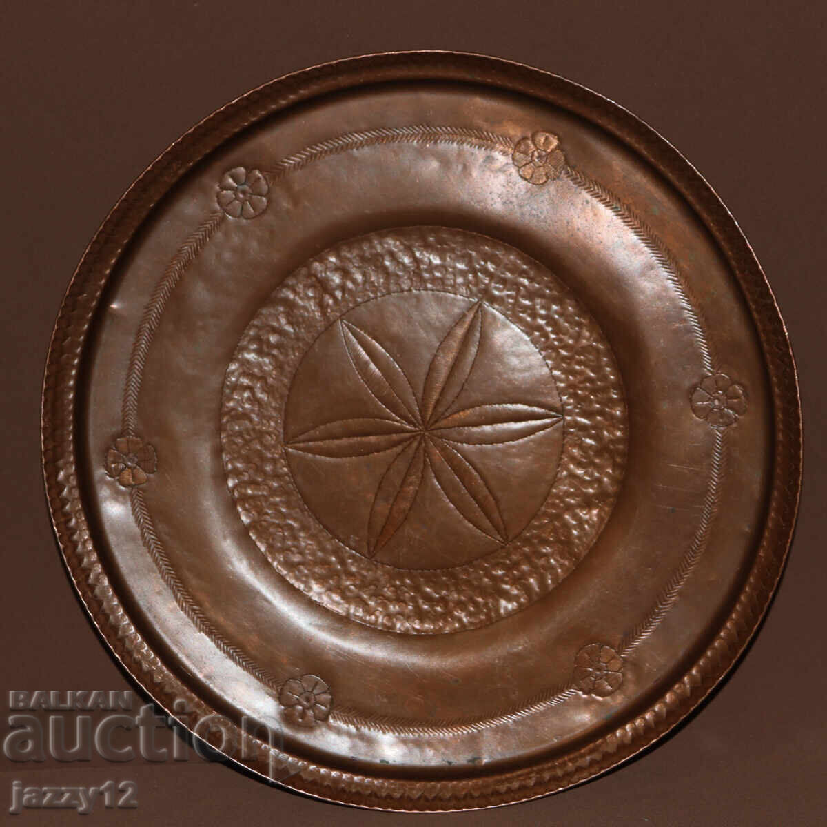 Παλιό χειροποίητο παραδοσιακό χάλκινο ταψί δίσκος