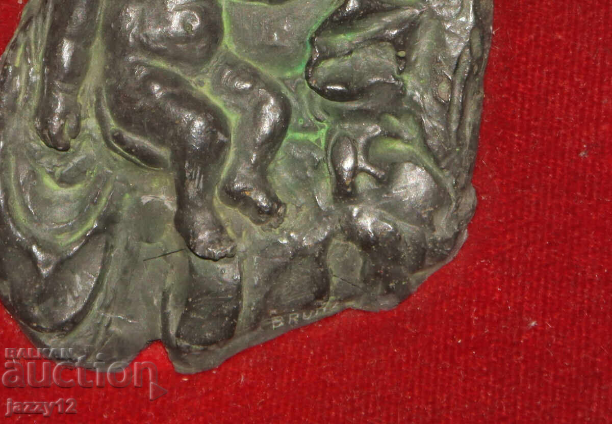 Μικρή επιτραπέζια μεταλλική εικόνα ανάγλυφο Παναγία με το Θείο Βρέφος - 6 Μικρή επιτραπέζια μεταλλική εικόνα ανάγλυφο Παναγία με το Θείο Βρέφος - 6