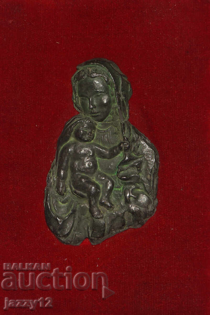 Μικρή επιτραπέζια μεταλλική εικόνα ανάγλυφο Παναγία με το Θείο Βρέφος Μικρή επιτραπέζια μεταλλική εικόνα ανάγλυφο Παναγία με το Θείο Βρέφος