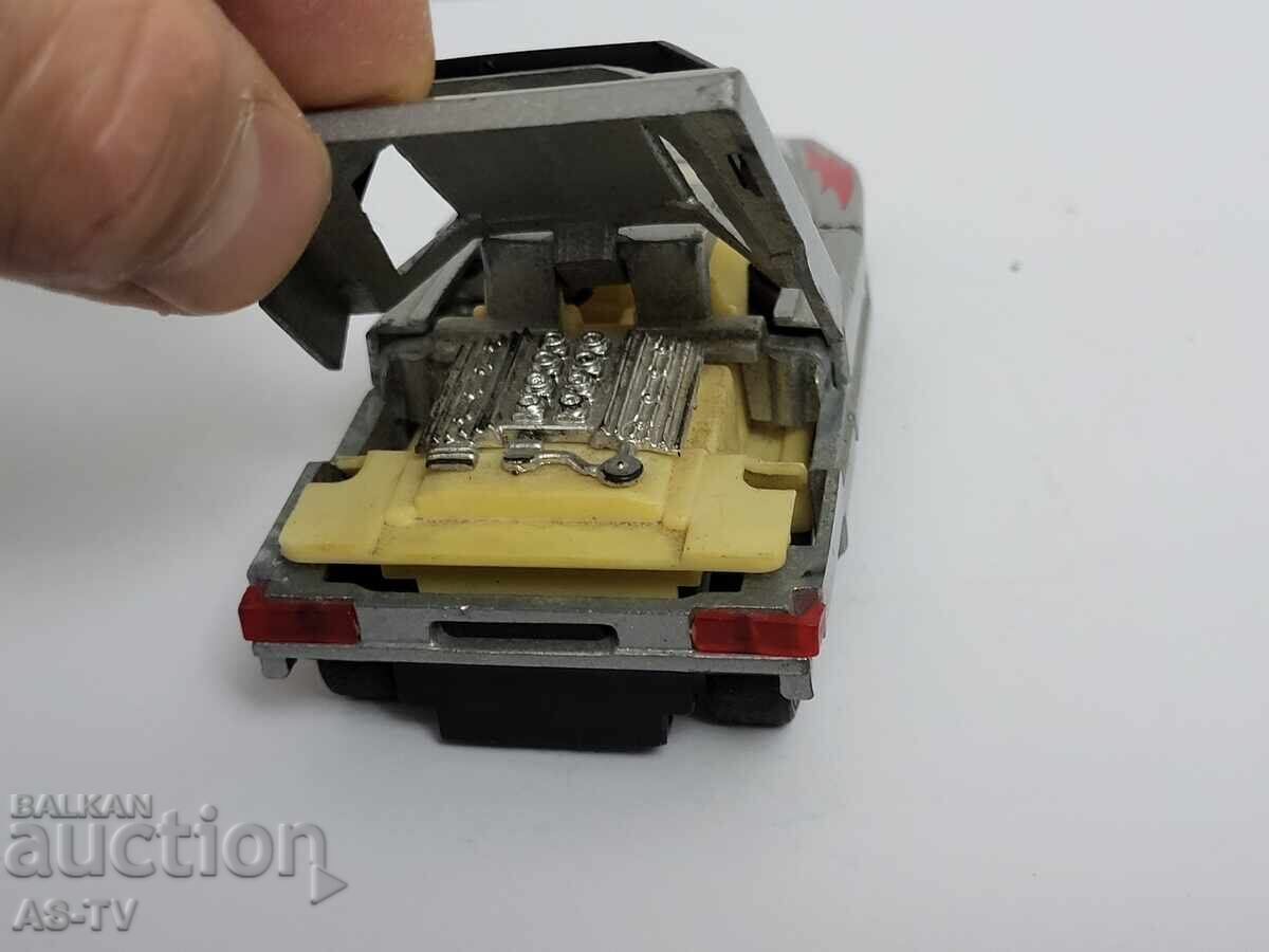 Παλιό μεταλλικό παιχνίδι - 5