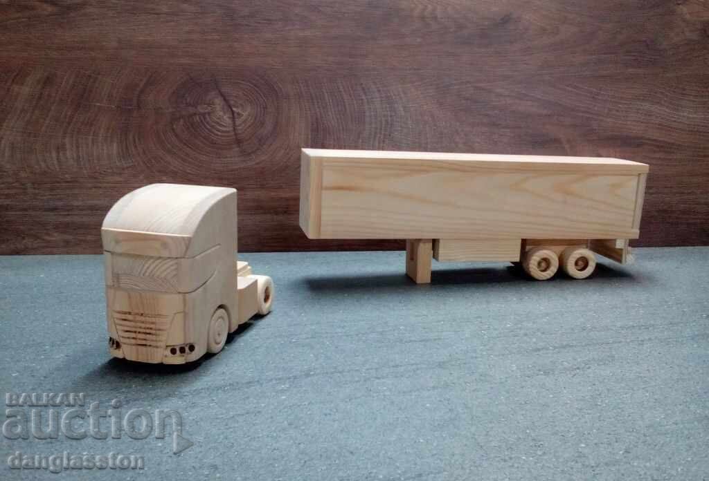 Livrarea Camion decorativ din lemn cu remorcă DMAR 316