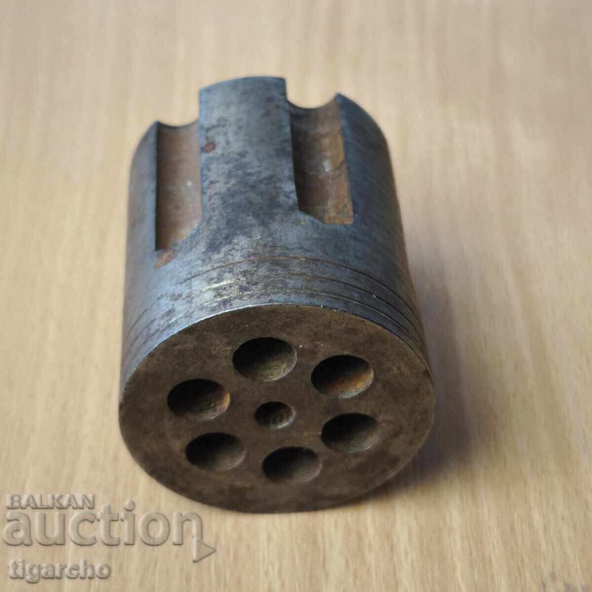 Барабан за револвер с цена 90.00 лв. | € 46.02