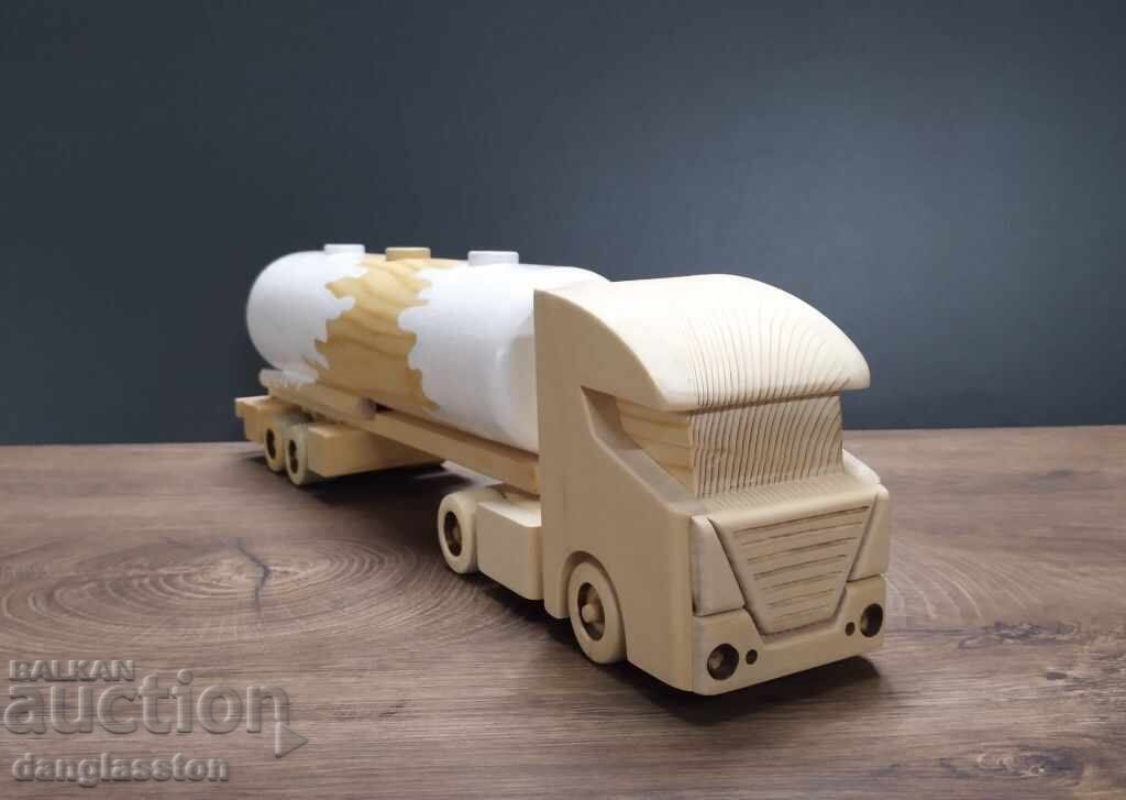 Auction  Decorative wooden tanker truck DMAR 196N2