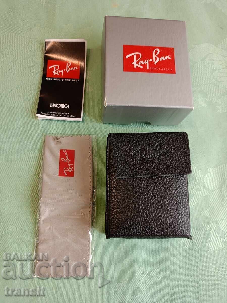Delivery of Case for Ray Ban