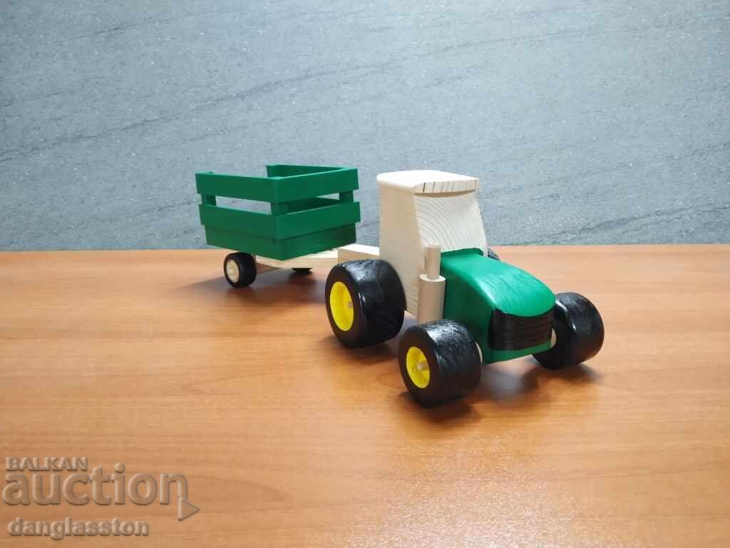 Декоративен дървен трактор с ремарке DMAR 303M4