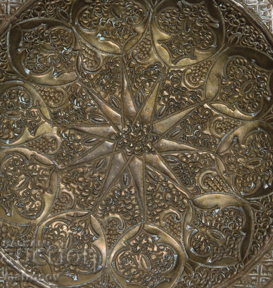 Δημοπρασία Μεταλλικός διακοσμητικός δίσκος πιάτο γεωμετρικά σχήματα