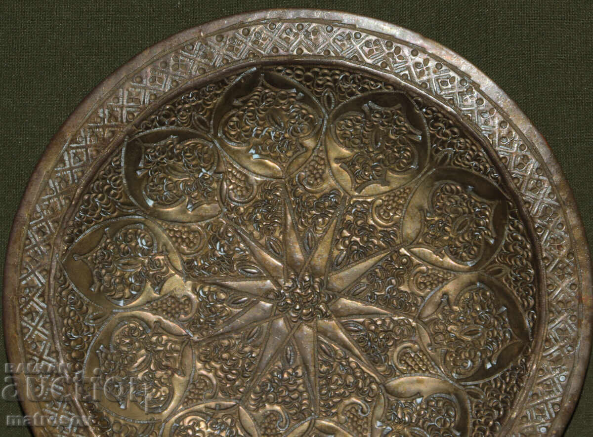 Παράδοση Μεταλλικός διακοσμητικός δίσκος πιάτο γεωμετρικά σχήματα