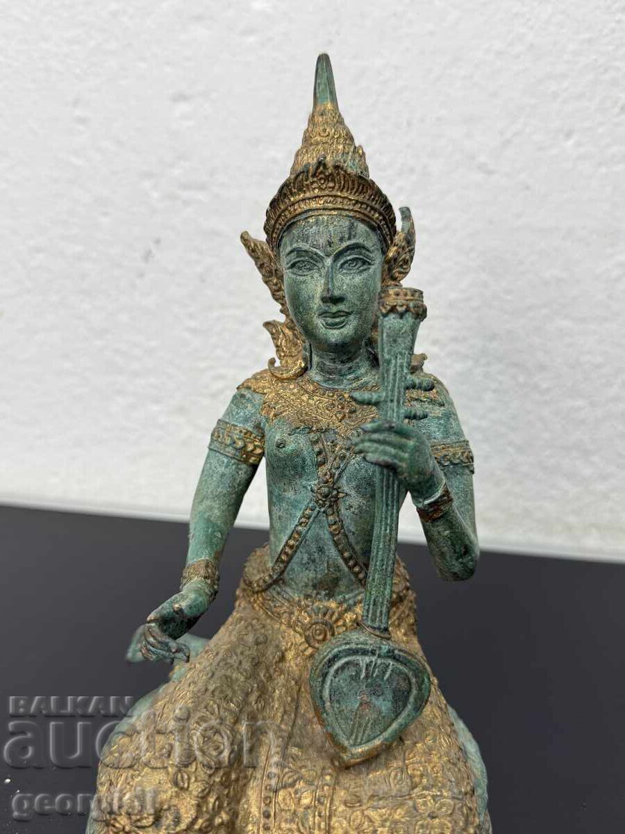 Figurină de bronz a zeiței - Saraswati. №7424 cu preț 225.00 BGN | € 115.04 Figurină de bronz a zeiței - Saraswati. №7424 cu preț 225.00 BGN | € 115.04