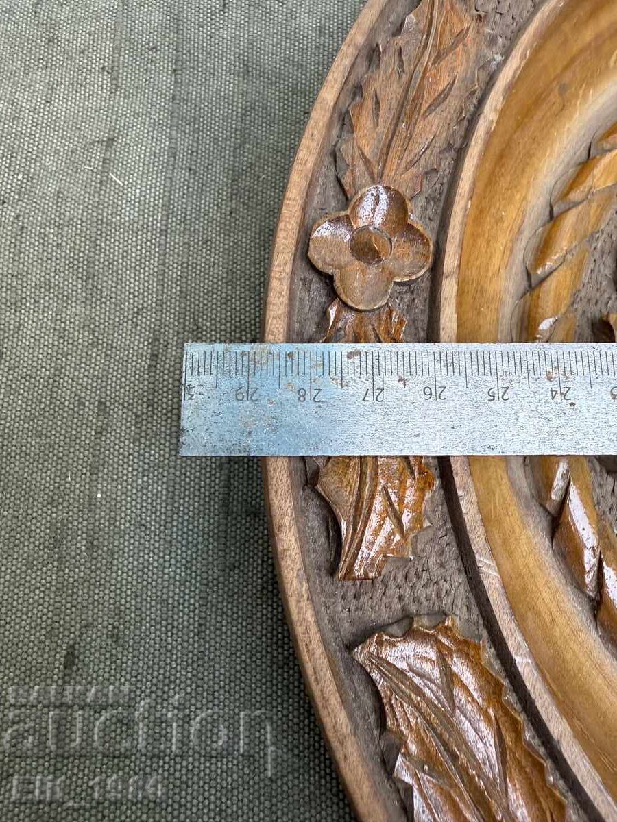 Auction  Wood carving (read the description)