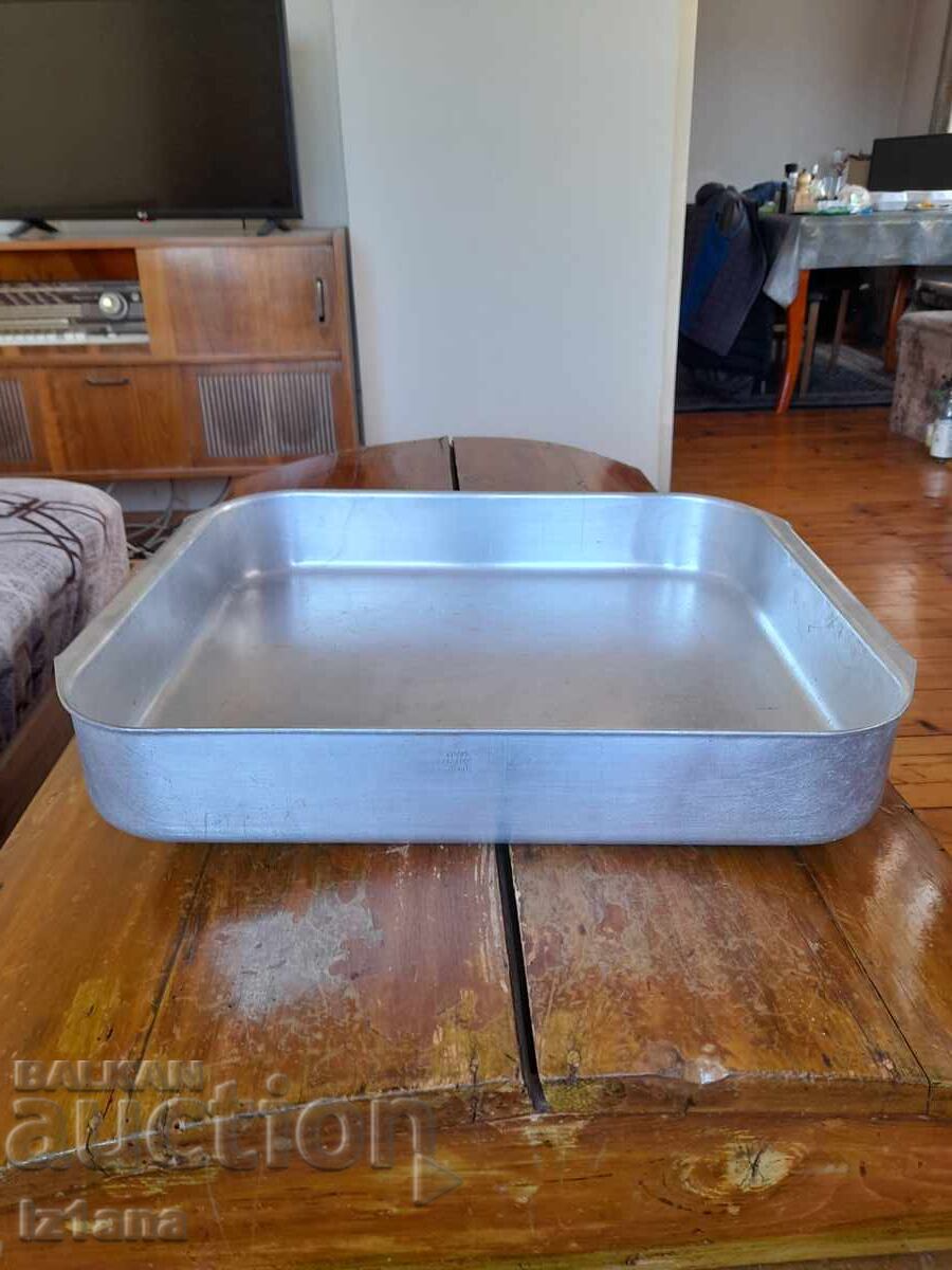 Old aluminum tray, casserole