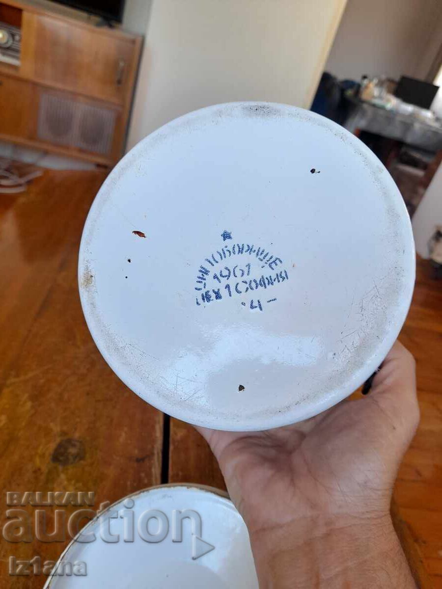 Παράδοση Παλιά εμαγιέ κατσαρόλα