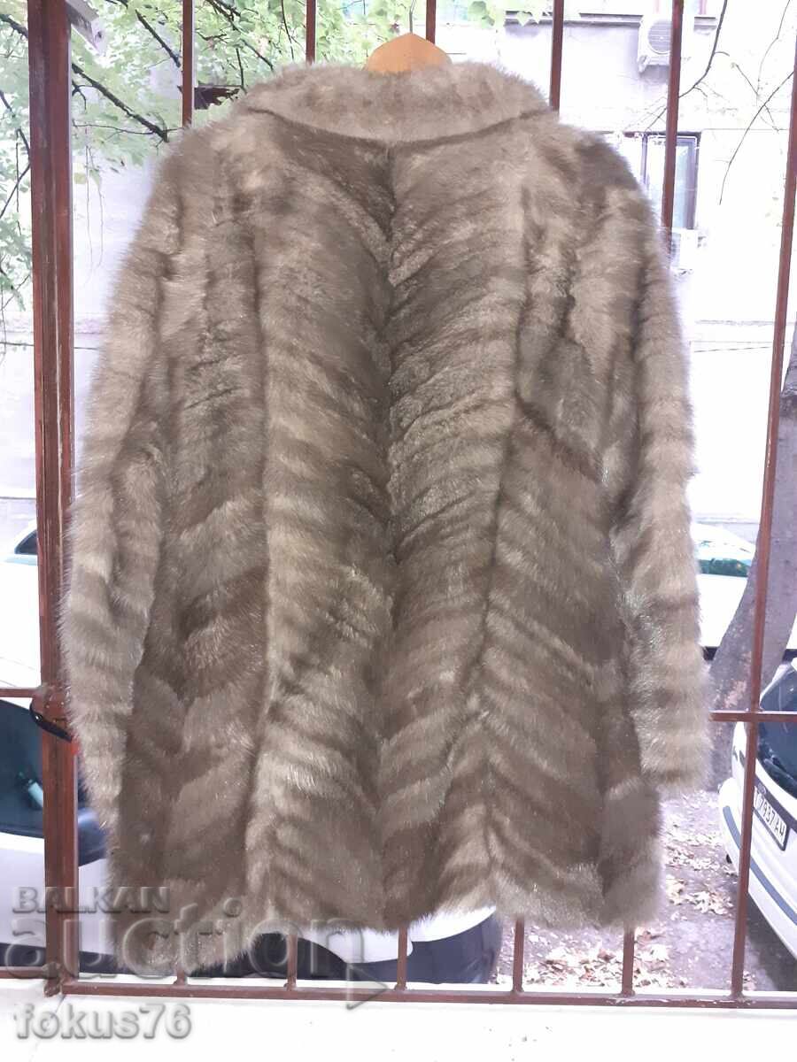 Livrarea Palton elegant de damă din piele naturală - nurcă Livrarea Palton elegant de damă din piele naturală - nurcă