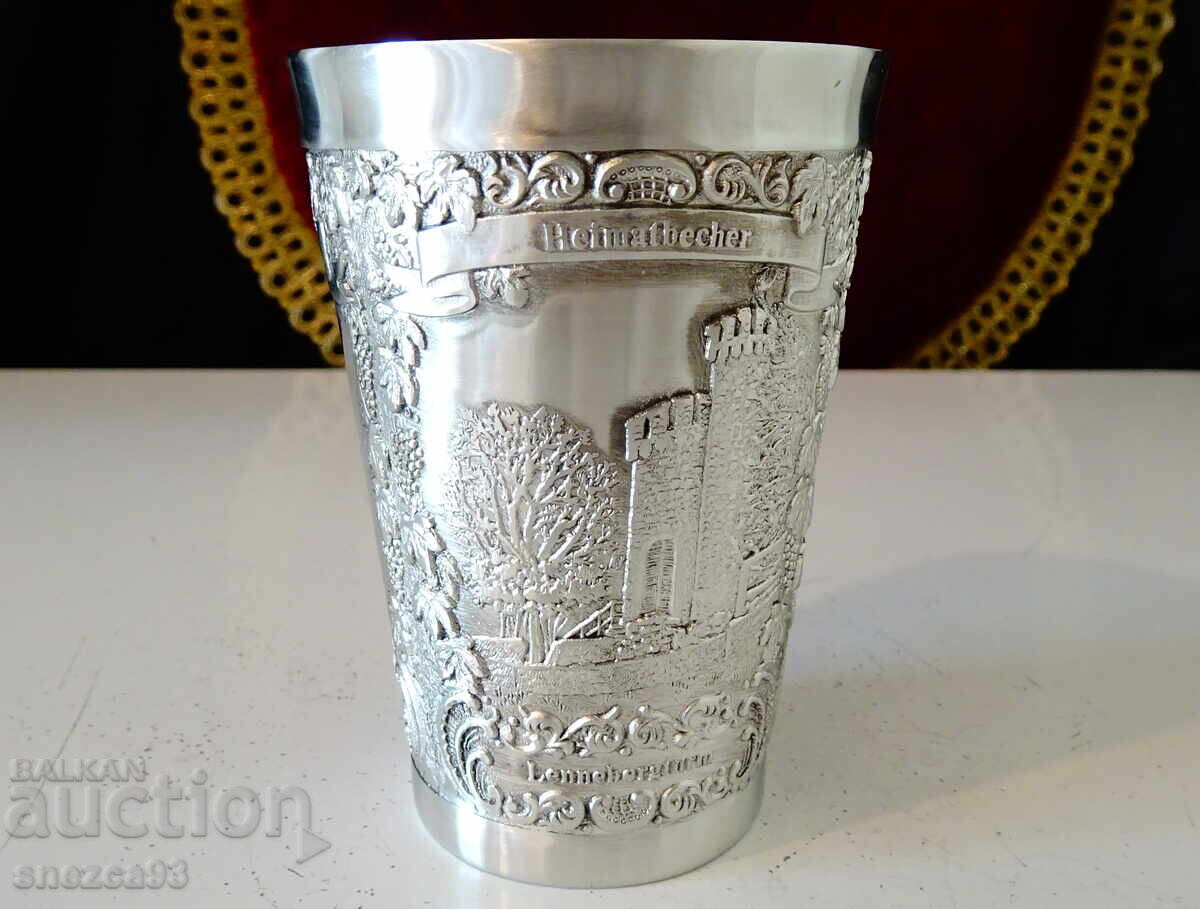 Auction  Calena wine glass with Winemaker, Castle, Knight