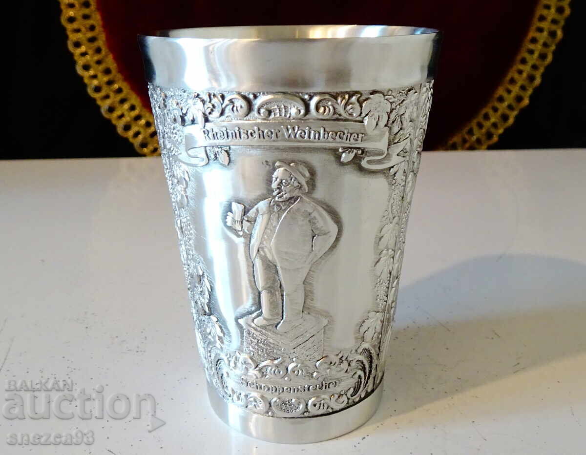 Calena wine glass with Winemaker, Castle, Knight