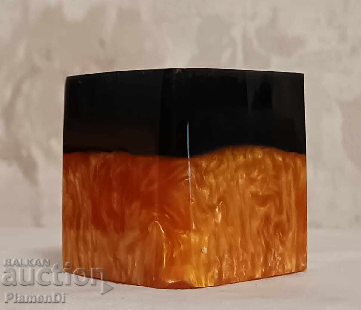 Vintage pencil holder or vase made of catalin, bakelite with price 15.00 BGN | € 7.67