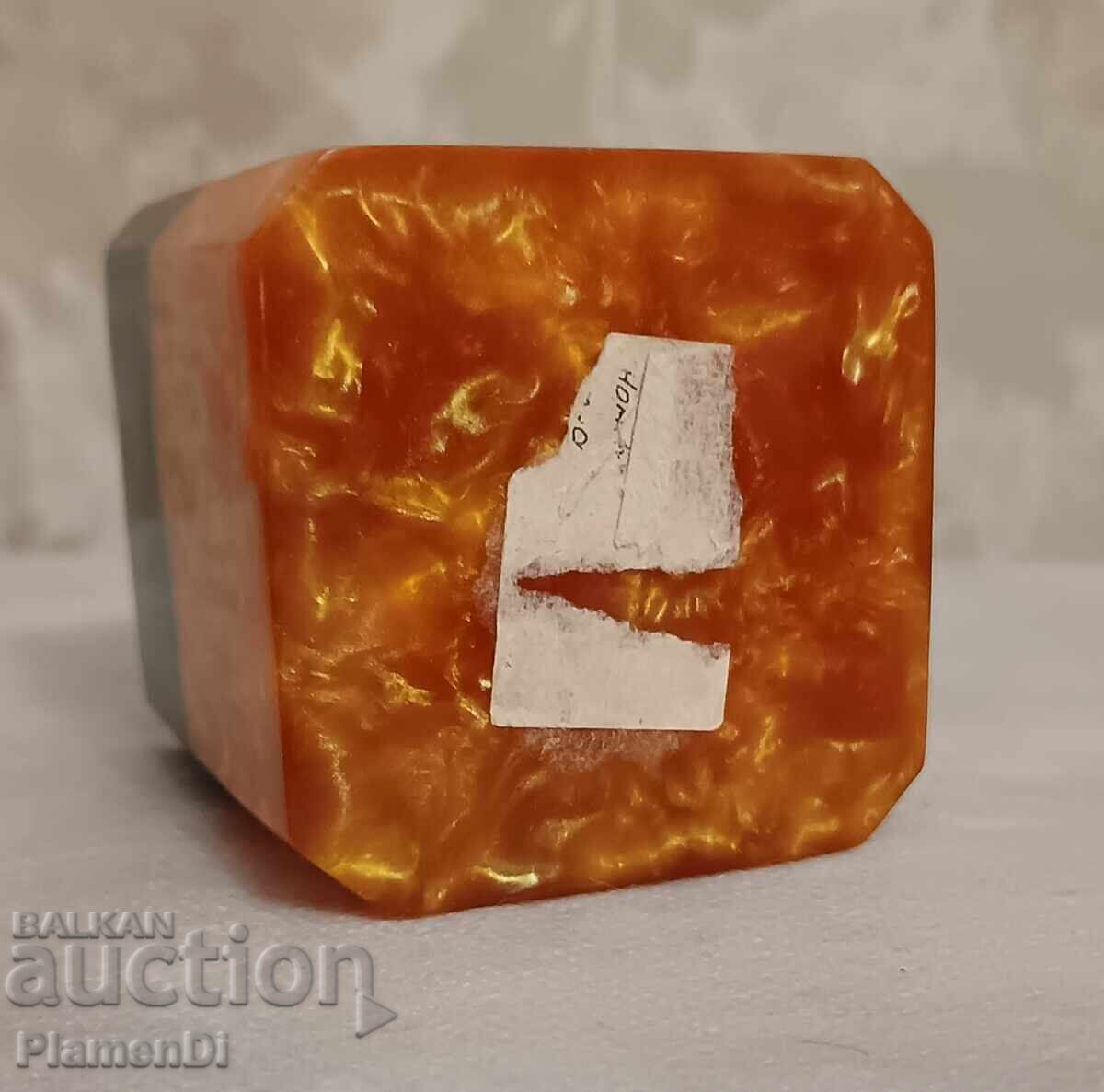 Auction Vintage pencil holder or vase made of catalin, bakelite Auction Vintage pencil holder or vase made of catalin, bakelite