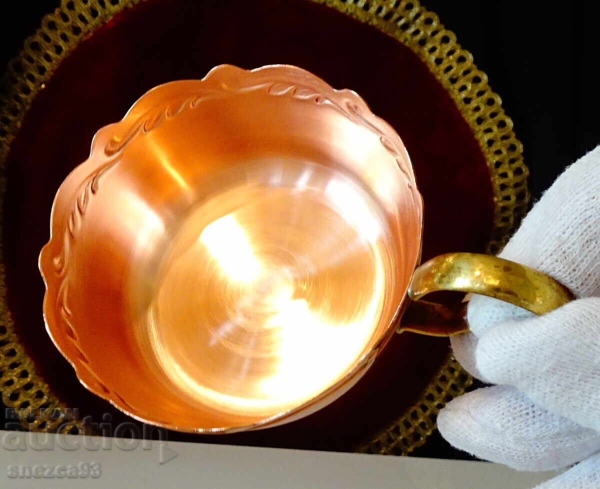 Красива медна чаша,чиста червена мед,барок. с цена 9.00 лв. | € 4.60