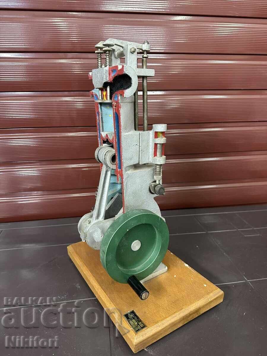 Social Educational Model of an Internal Combustion Engine Cutaway with price € 189.00 | 369.65 BGN