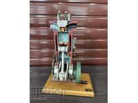 Соц Учебен Модел на Двигател с Вътрешно Горене Разрез